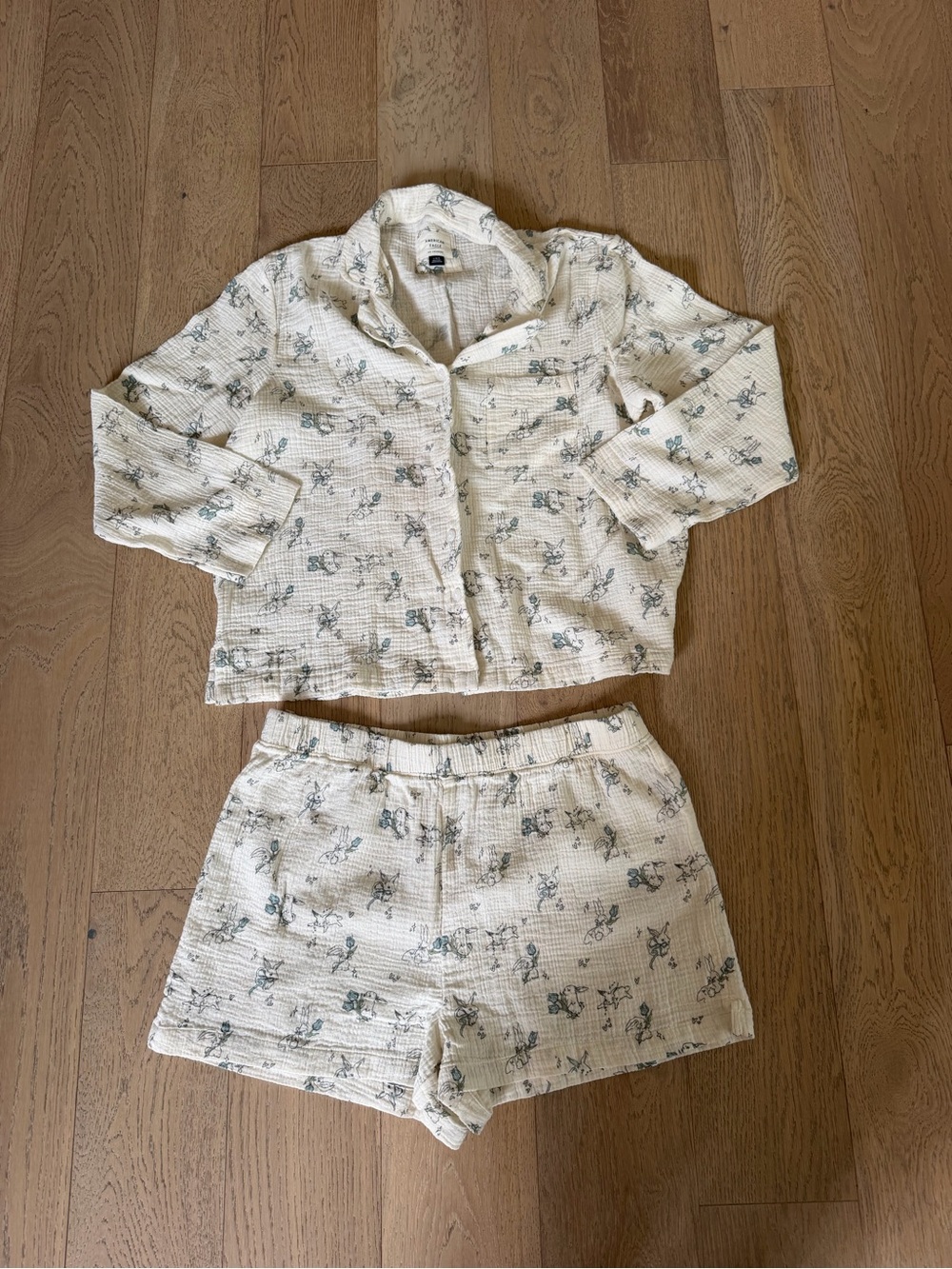 American Eagle AE Lounge Gauze Bunny Print Pajama Set Top & Shorts Size L